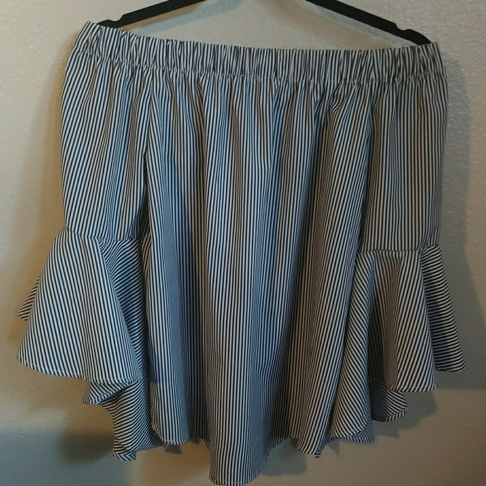 Blue Pin Stripe Bell Sleeve Hanging Boho Top, Sz S